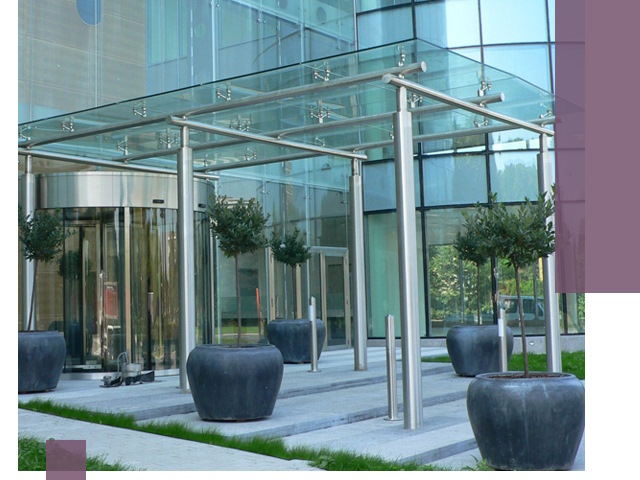 Навесы из стекла на заказ в Канске — монтаж и установка