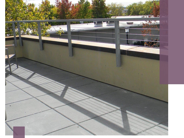 Металлические парапеты под ключ в Канске: монтаж и изготовление